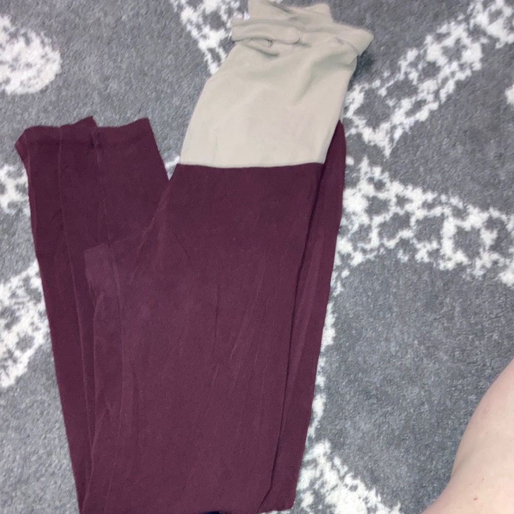 Burgundy leggings